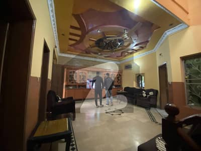 گلشنِ راوی لاہور میں 4 کمروں کا 10 مرلہ مکان 1.2 لاکھ میں کرایہ پر دستیاب ہے۔