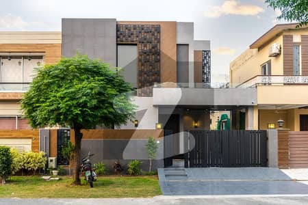 Elegant 10 Marla Full Basement House in Prime Location - Modern Design and Finishes