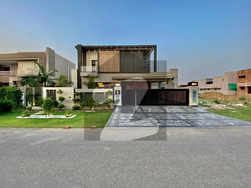 01 KANAL BRAND NEW BEAUTIFUL HOUSE FOR SALE IN DHA PHASE 6.