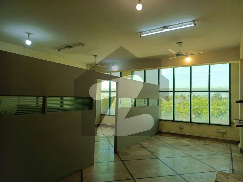 1100 Sqft Main Road Facing Front Side 2nd Floor Office Available For Rent