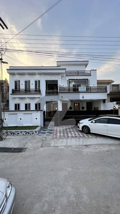 KANAL CLASSIC DESIGN BRAND NEW DOUBLE UNIT HOUSE | 0KM DISTANCE TO HIGHWAY
