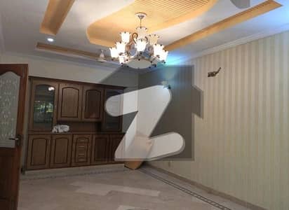 600 Sq Yd 3 Bedroom Corner House For Sale In G-6, Islamabad.