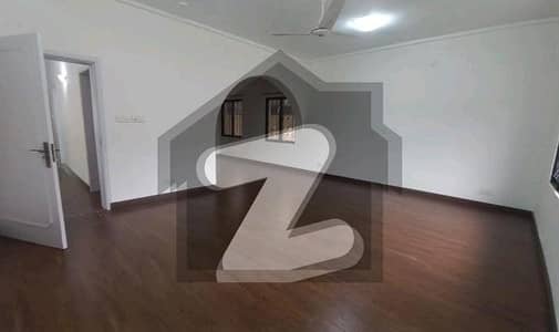 Beautifully Renovated 500 SY 5Bedroom House For Sale in F-8, Islamabad.