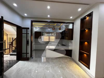 BRAND NEW LUXURY 10 MARLA HOUSE FOR SALE IN BAHRIA TOWN LAHORE