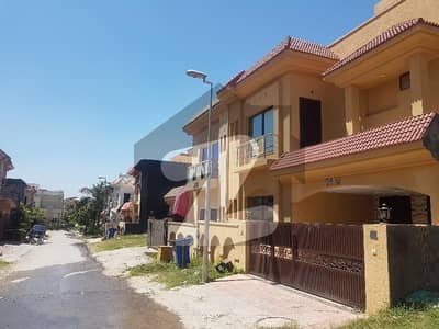 BAHRIA TOWN PH8 7MARLA HOUSE DOUBLE UNIT WITH GAS