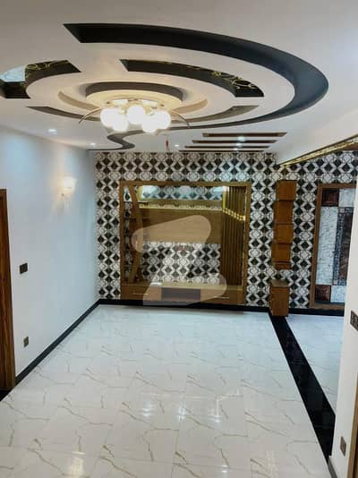 بحریہ ٹاؤن ۔ بلاک اے اے بحریہ ٹاؤن سیکٹرڈی,بحریہ ٹاؤن,لاہور میں 3 کمروں کا 5 مرلہ مکان 2.2 کروڑ میں برائے فروخت۔