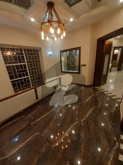 LUXURY 25 MARLA HOUSE FOR SALE IN BAHRIA TOWN LAHORE