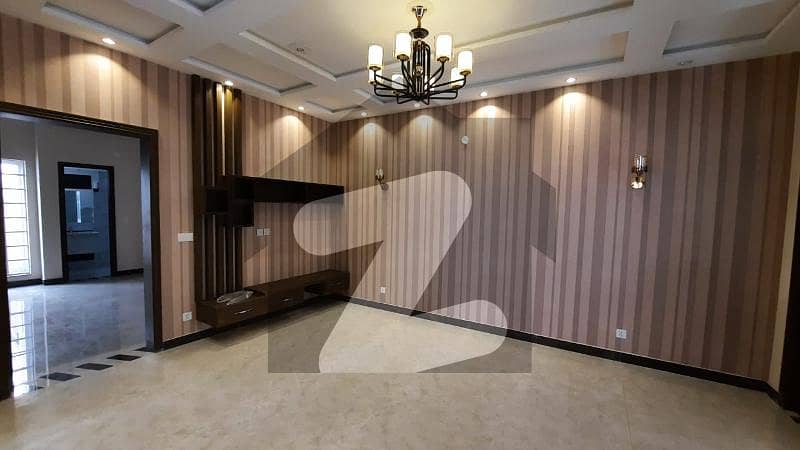 BRAND NEW LUXURY 8 MARLA HOUSE FOR SALE IN BAHRIA TOWN LAHORE