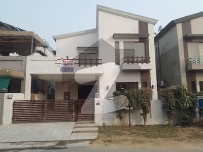 10 Marla House In Only Rs. 35000000