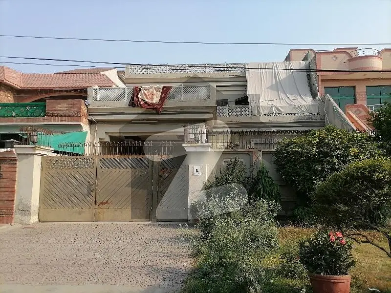kanal house for sale Johar town phase 2 near emporium mall and Expo center owner build Marbal following
