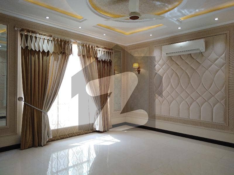 ڈی ایچ اے فیز 7 ڈیفنس (ڈی ایچ اے),لاہور میں 4 کمروں کا 10 مرلہ مکان 5.25 کروڑ میں برائے فروخت۔
