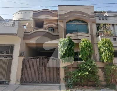 Highly-Desirable House Available In Johar Town Phase 2 - Block J3 For sale 5MARLA house for sale near emporium mall and Expo center owner build Marbal following