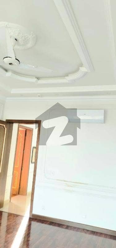 1 kanal upper portion for Rent in phase 8 DHA lahore