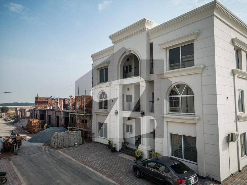 Premium 1007 Square Feet Flat Is Available For sale In Lahore