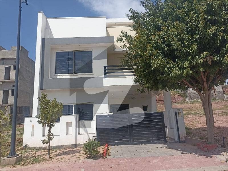 Prime Location House Of 5 Marla For Sale In Bahria Enclave - Sector H