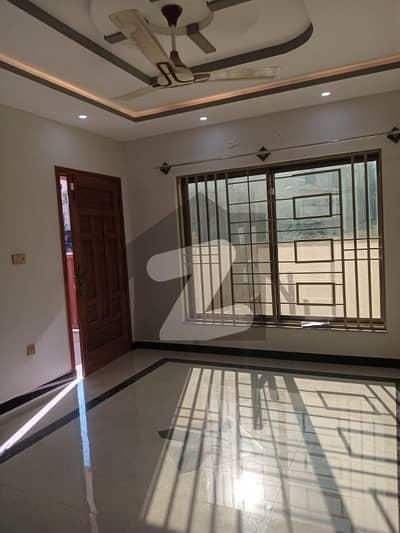 Brand New Lower Portion In Umer Block 2 Beds 2 Baths Lounge Kitchen Laundry Car Parking Near Hospital Market Shop Park Pace