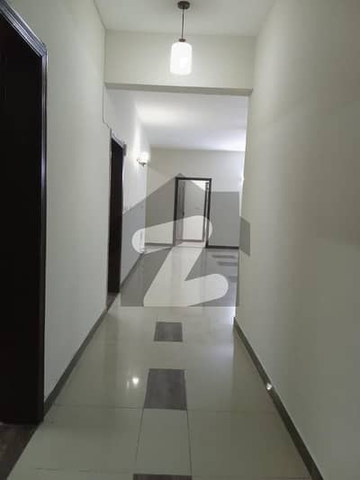 12 MARLA 4 BEDROOM APARTMENT AVAILABLE FOR RENT