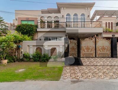 ڈی ایچ اے 9 ٹاؤن ڈیفنس (ڈی ایچ اے),لاہور میں 3 کمروں کا 5 مرلہ مکان 2.08 کروڑ میں برائے فروخت۔