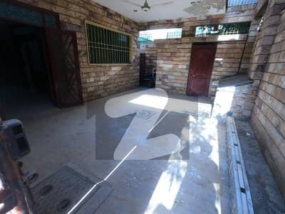 کلفٹن ۔ بلاک 1 کلفٹن,کراچی میں 5 کمروں کا 8 مرلہ مکان 5.0 کروڑ میں برائے فروخت۔