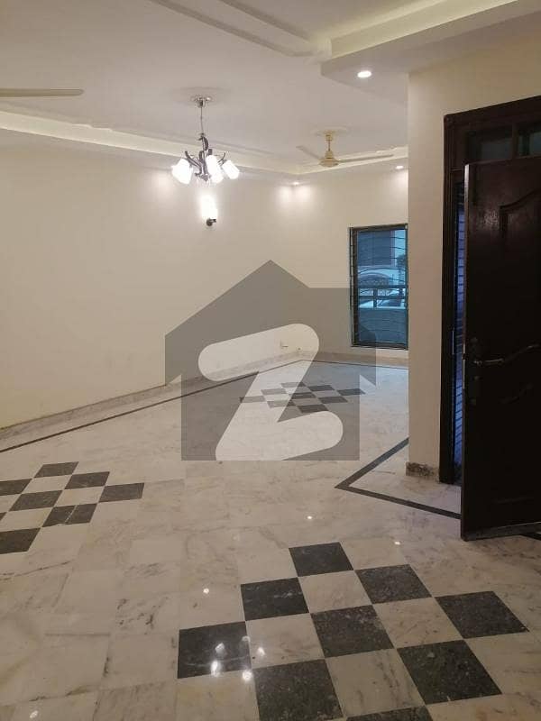 7 bedroom attached by showroom triple stories 7 Marla house for rent at Prime location for commercial and family Guest House Hostel office School demand 170000