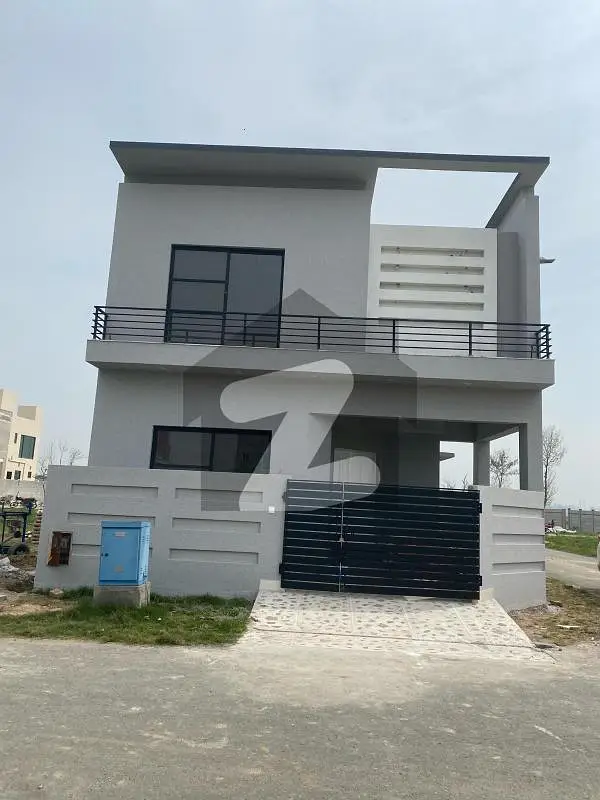 5 MARLA LIKE BRAND NEW LUXURY HOUSE AVAILABLE FOR RENT IN DHA 9 TOWN