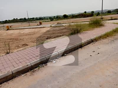 Prime 8 Marla Plot for Sale in Phase 8 Extension, Bahria Town!