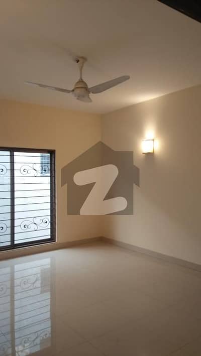 One Kanal Slightly Used 3 Beds Upper Portion For Rent In Phase 1, DHA,