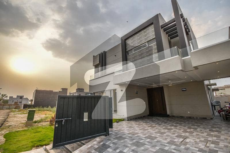 10 MARLA BRAND NEW MODERN DESIGN HOUSE FOR SALE PRIME LOCATION IN DHA 7 LAHORE