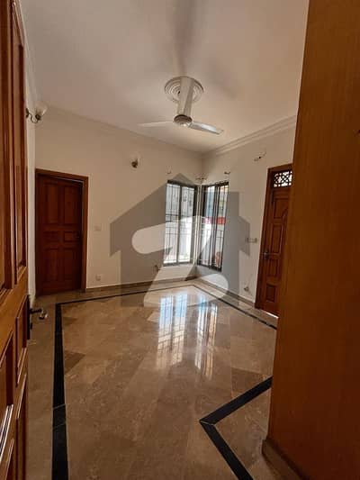 35x70 (10 Marla) DOUBLE STOREY HOUSE AVAILABLE FOR RENT IN G-13