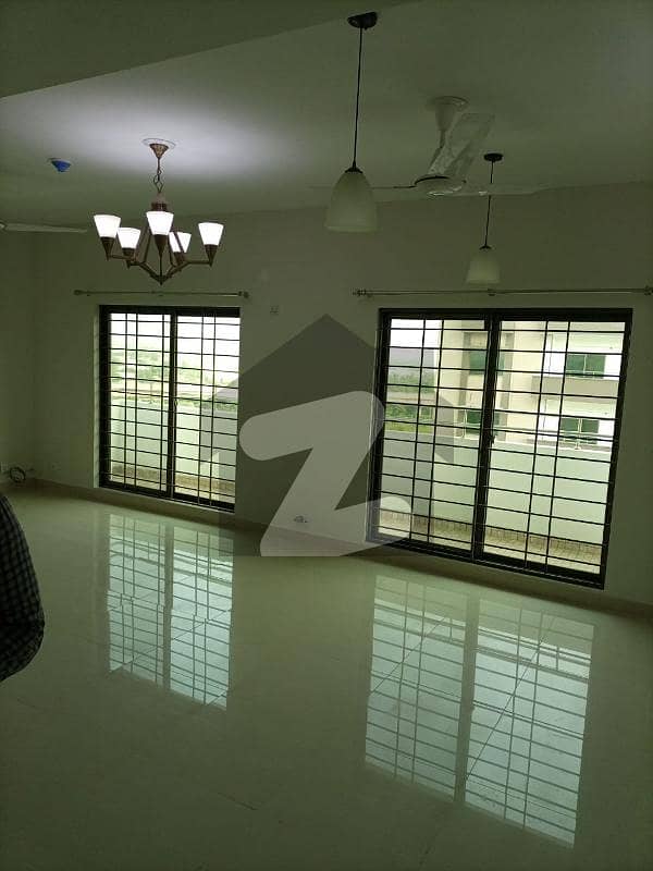 10 Marla 3 Bed Apartment Available For Rent In Askari 10