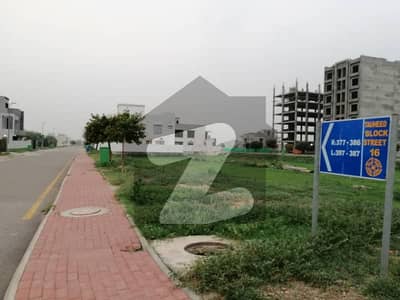 Exclusive Opportunity: Corner 10 Marla Plot with Possession and Utility Paid in Tauheed Block Bahria Town Lahore - Priced at 1 Crore 58 Lac!"