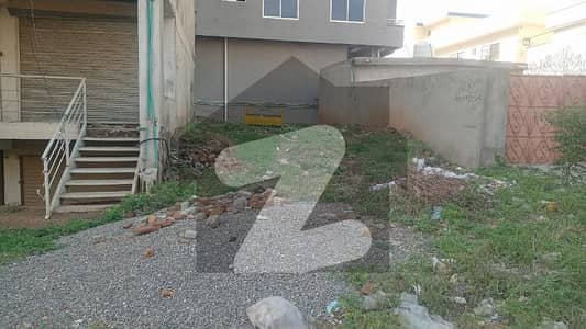 Commercial plot for sale size 3.5 Marla