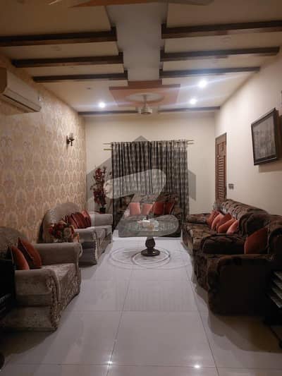 اچھرہ لاہور میں 4 کمروں کا 14 مرلہ مکان 4.8 کروڑ میں برائے فروخت۔