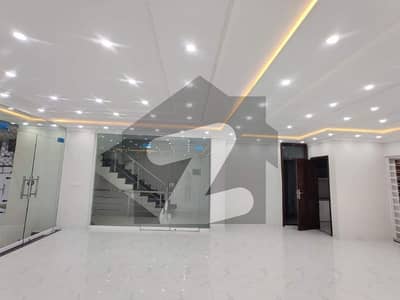 8 Marla Commercial Floor Available For rent hot location bahria