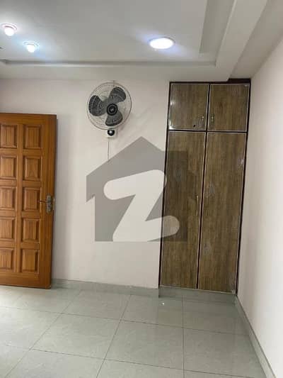 5 MARLA APARTMENT NON FURNISHED AVAILABLE FOR RENT IN BAHRIA TOWN SECTOR D