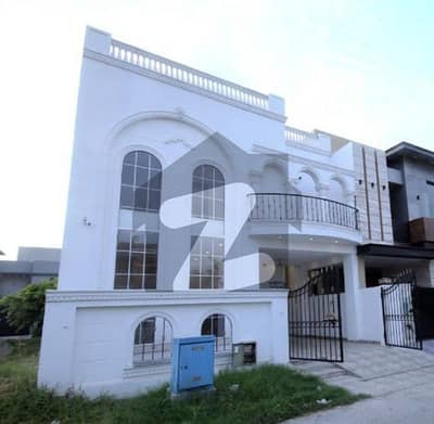 5 Marla Beautiful House For Sale In DHA 9 Town