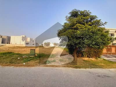 01 KANAL BEAUTIFUL LOCATION PLOT NO 726-R IS AVAILABLE FOR SALE IN DHA PHASE-7