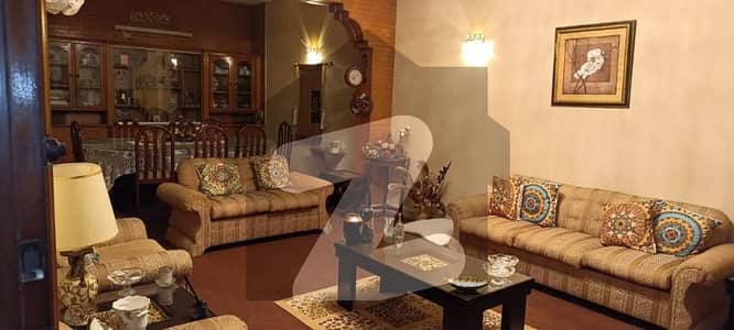 فیصل ٹاؤن ۔ بلاک سی فیصل ٹاؤن,لاہور میں 5 کمروں کا 1 کنال مکان 10.0 کروڑ میں برائے فروخت۔
