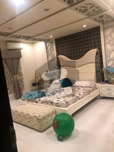 دہلی مرکنٹائل سوسائٹی گلشنِ اقبال ٹاؤن,کراچی میں 5 کمروں کا 11 مرلہ فلیٹ 7.5 کروڑ میں برائے فروخت۔