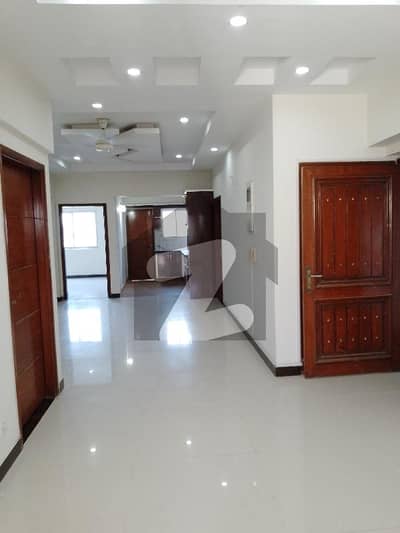 ڈی ایچ اے فیز 6 ڈی ایچ اے ڈیفینس,کراچی میں 3 کمروں کا 8 مرلہ فلیٹ 2.95 کروڑ میں برائے فروخت۔