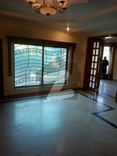 F10 6Bedroom 7bath 800 Sq. Yrd House For Rent With 1.5 Kanal Extra Land