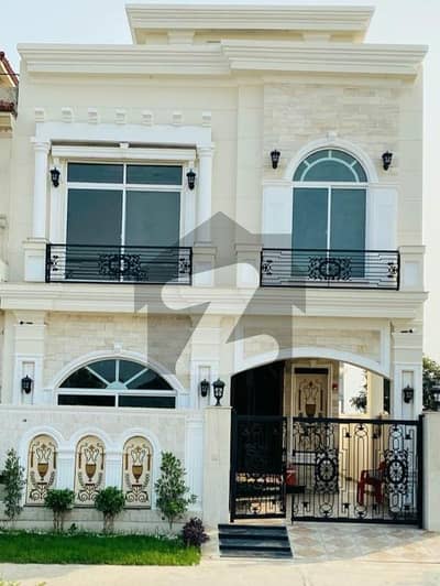 5 Marla Spacious House Available In DHA 9 Town - Block C For Rent