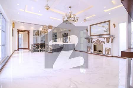 Kanal Brand New Upper Portion Available For Rent In Dha Phase 1 Prime Location Near Park 
4 bed attached bath 
1 study Room 
1 kitchen 
1 Servent 
3 Car Parking