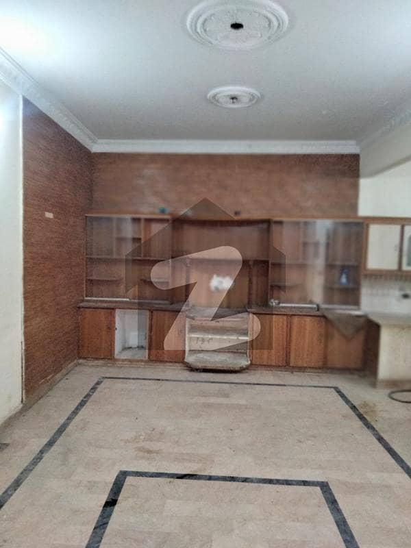 MIAN ESTATE OFFERS 5 MARLA DOUBLE KITCHEN HOUSE FOR RENT