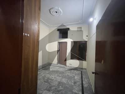 5 marla lower portion rent near to emporium mall