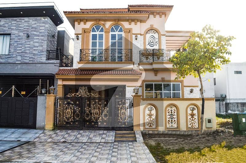10 MARLA MAJESTIC HOUSE FOR SALE IN DHA PHASE 7