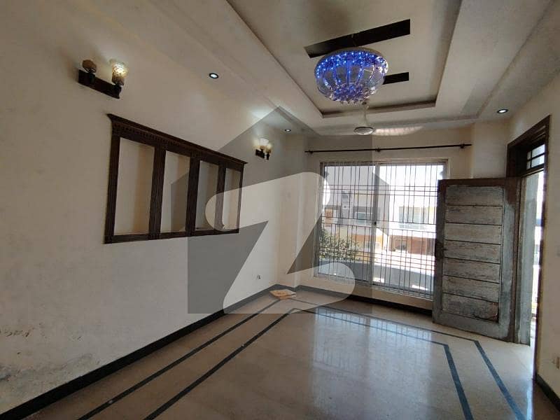 8 MARLA GOOD CONDITION HOUSE FOR RENT IN G-13 ISLAMABAD
