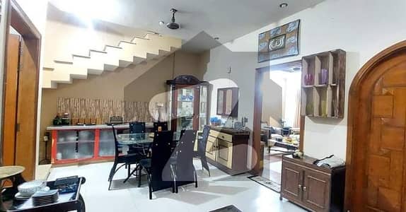 ڈی ایچ اے فیز 7 ایکسٹینشن ڈی ایچ اے ڈیفینس,کراچی میں 4 کمروں کا 4 مرلہ مکان 3.45 کروڑ میں برائے فروخت۔