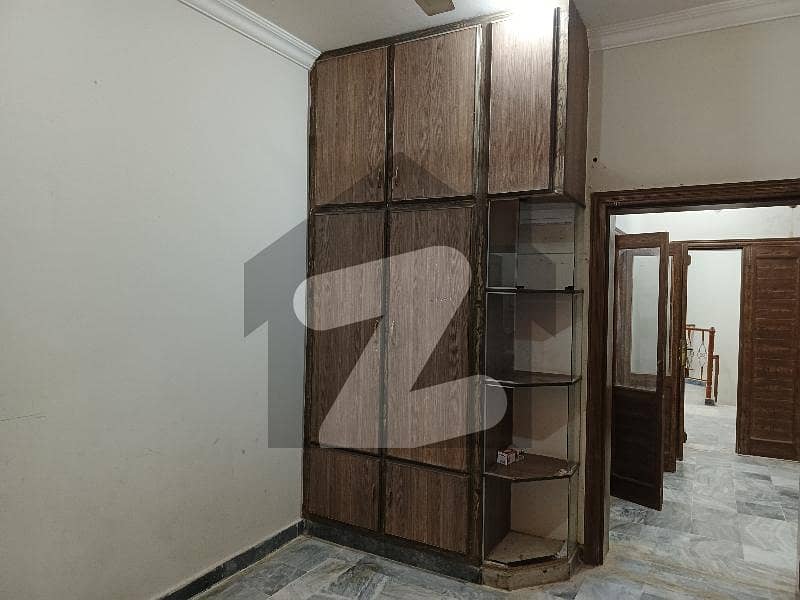 حیات آباد فیز 6 - ایف10 حیات آباد فیز 6,حیات آباد,پشاور میں 3 کمروں کا 3 مرلہ بالائی پورشن 25.0 ہزار میں کرایہ پر دستیاب ہے۔
