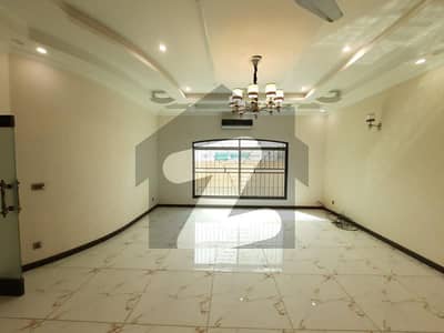 1 Kanal Excellent Location Full House Available For Rent In DHA Phase 6